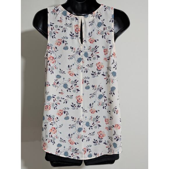 Maurices Cream Top Floral Sleeveless Flowy V Neck Blouse  XSmall - Picture 3 of 6